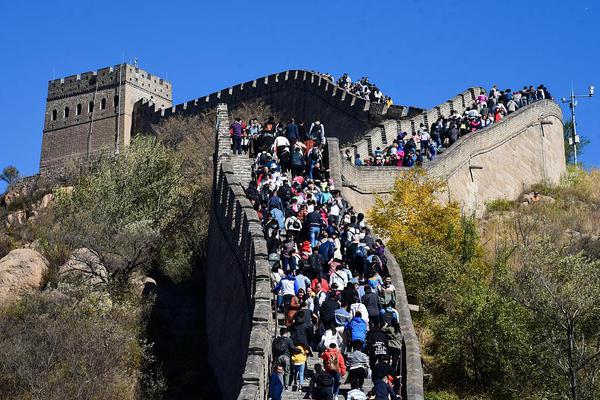 湖北宜昌：黃金水道航運忙