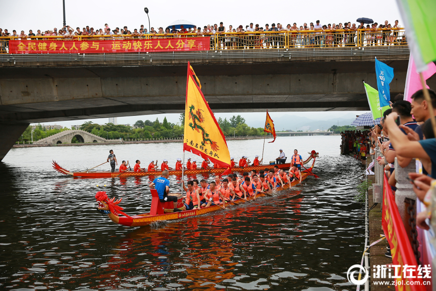 雷迪克：不想讓人們?yōu)槲译y過 有些人因政治和保險(xiǎn)問題受困