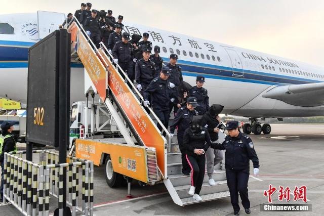 香港大年初一再辦花車巡游