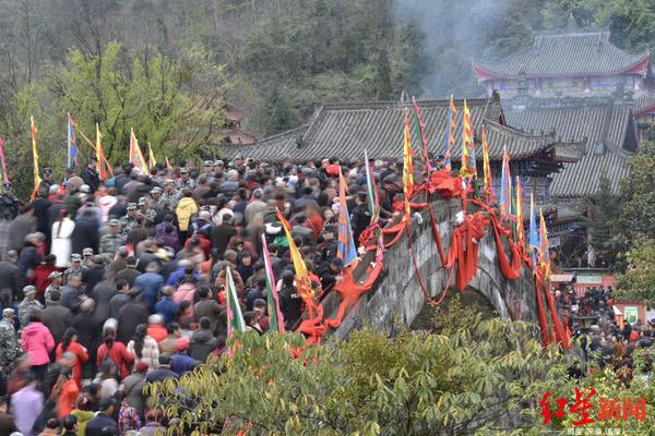 烤肉姐：洛杉磯山火伴有颶風(fēng) 消防員不夠而且有的消防栓里沒水