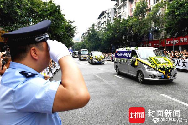 追光丨從大象拔河到高腳競(jìng)速，來看一所中學(xué)體育課的“寶藏項(xiàng)目”